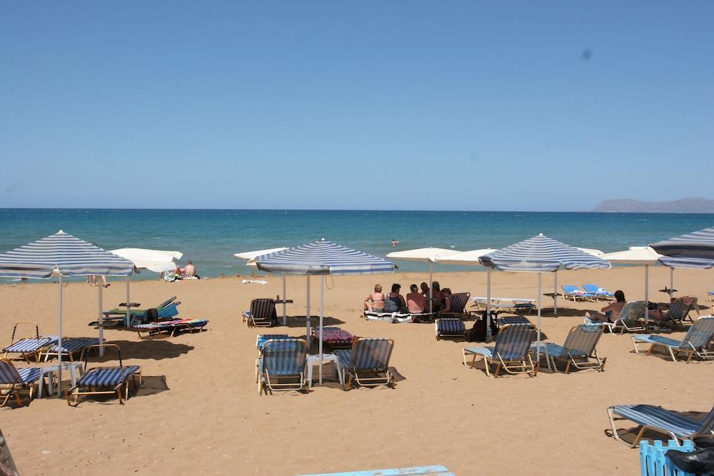 Lia Beachfront Apartments Stalós Exteriér fotografie