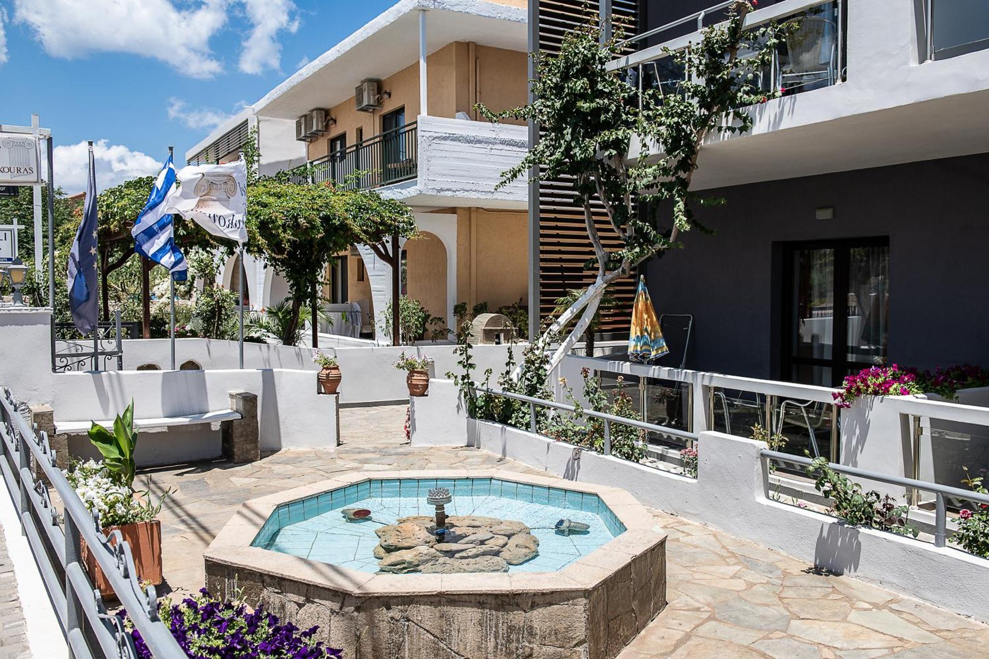 Lia Beachfront Apartments Stalós Exteriér fotografie