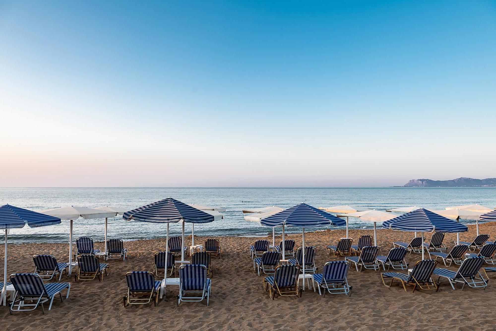 Lia Beachfront Apartments Stalós Exteriér fotografie