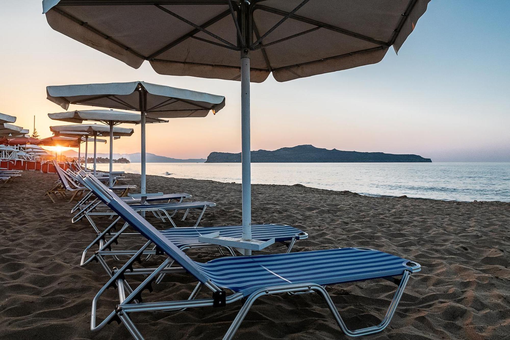Lia Beachfront Apartments Stalós Exteriér fotografie