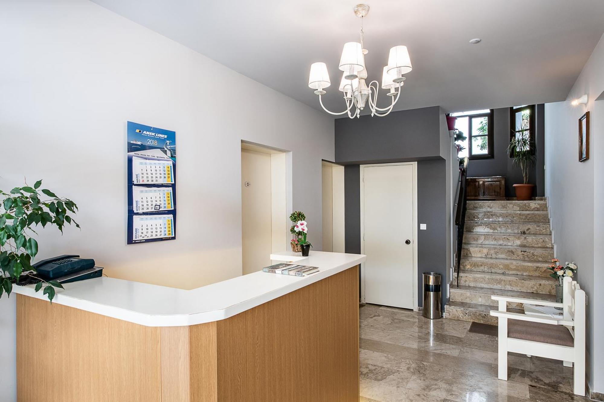Lia Beachfront Apartments Stalós Exteriér fotografie
