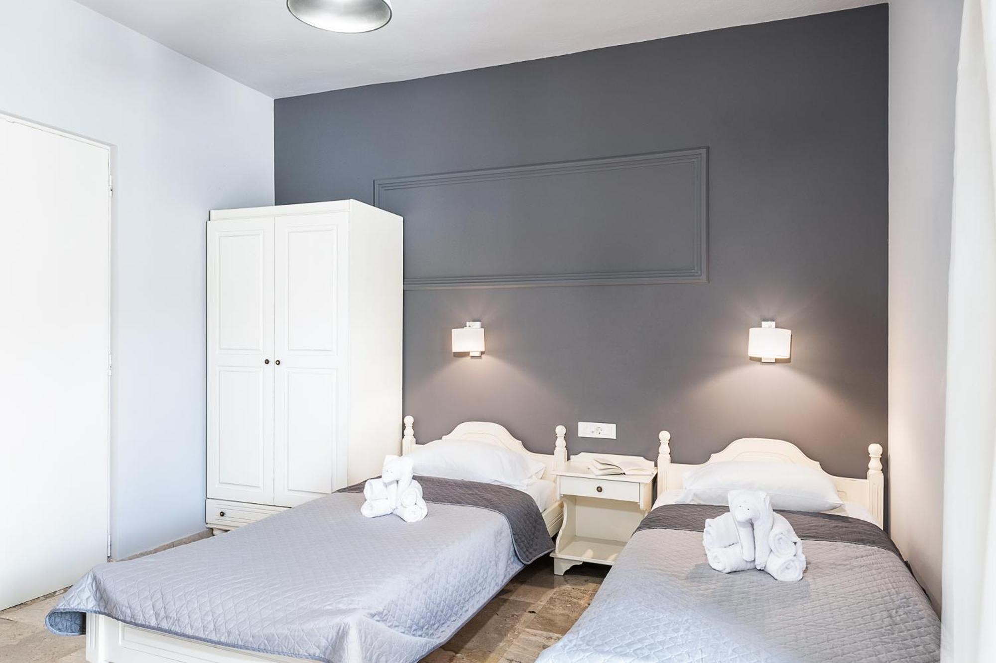Lia Beachfront Apartments Stalós Pokoj fotografie