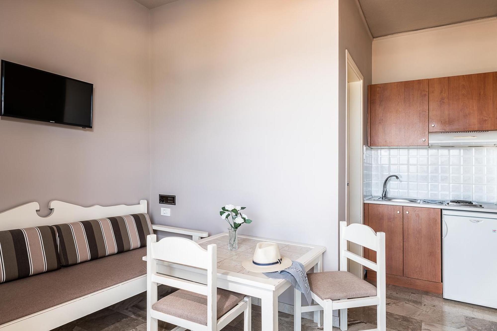 Lia Beachfront Apartments Stalós Exteriér fotografie