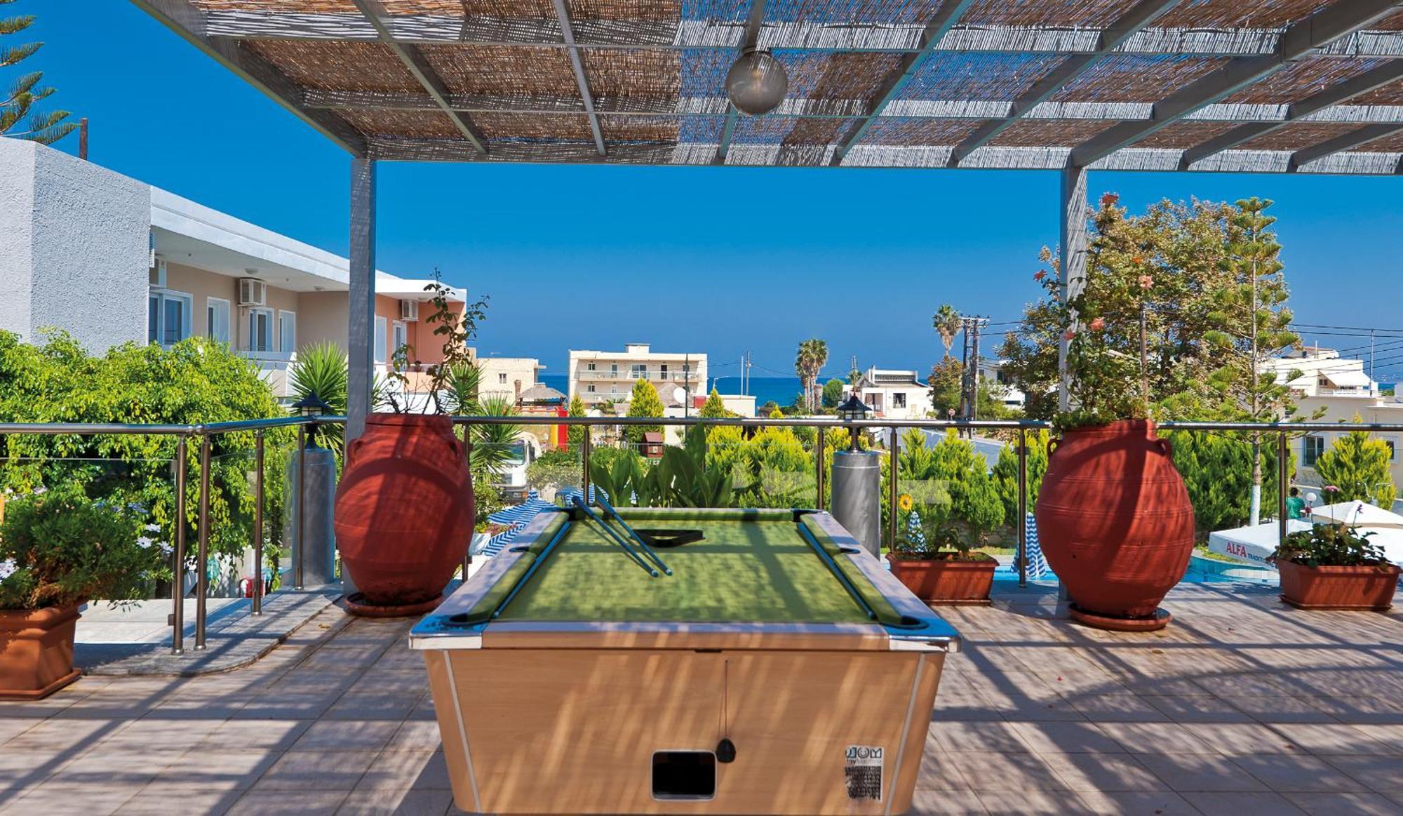 Lia Beachfront Apartments Stalós Exteriér fotografie