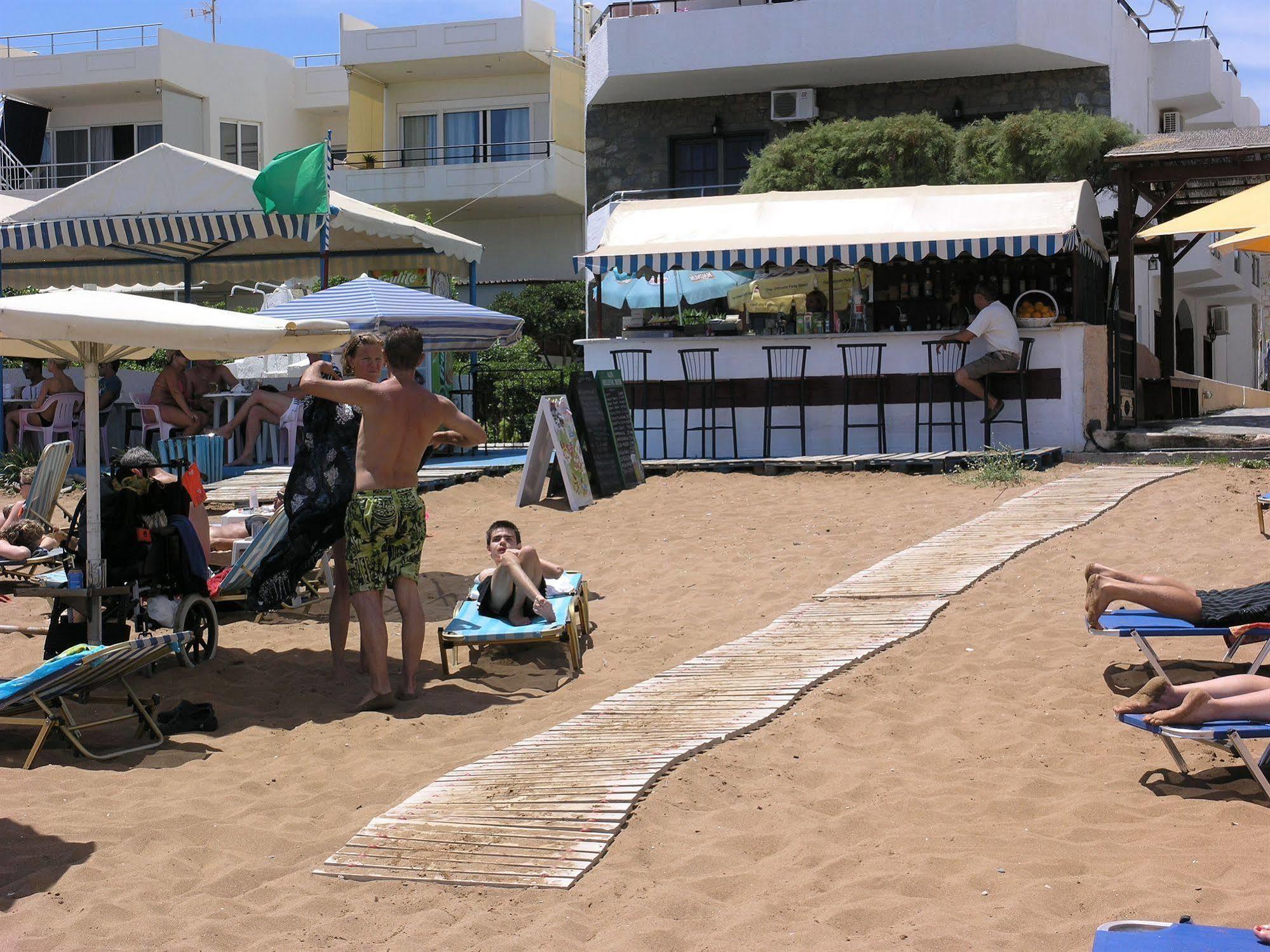 Lia Beachfront Apartments Stalós Exteriér fotografie