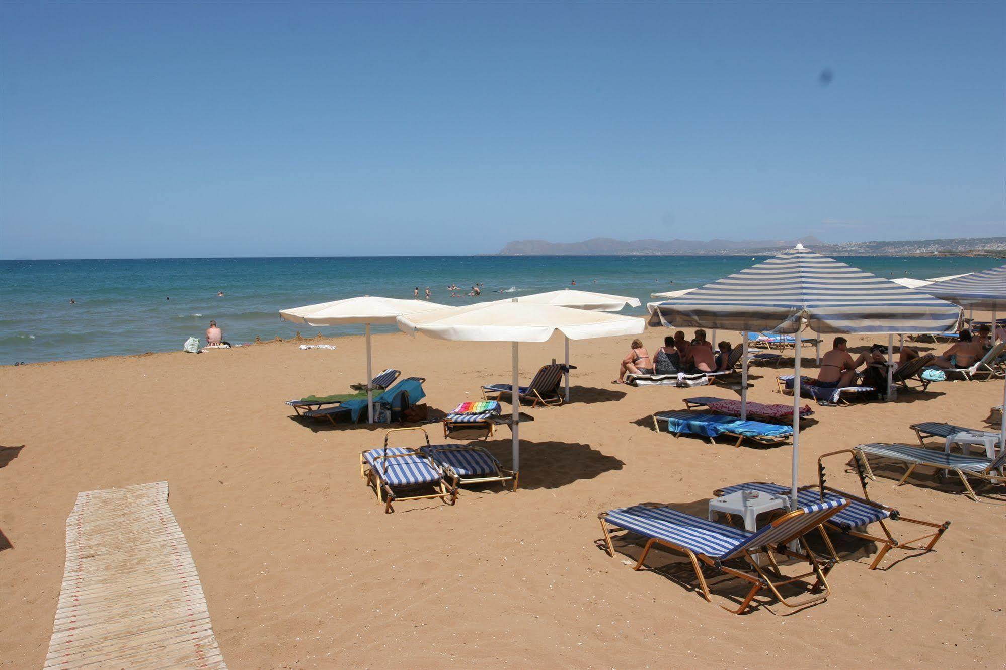 Lia Beachfront Apartments Stalós Exteriér fotografie